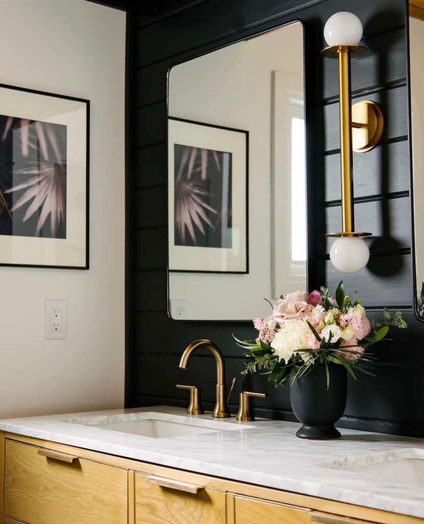 Bold Contrast Light Wood Meets Dark Drama in Modern Bath Design

