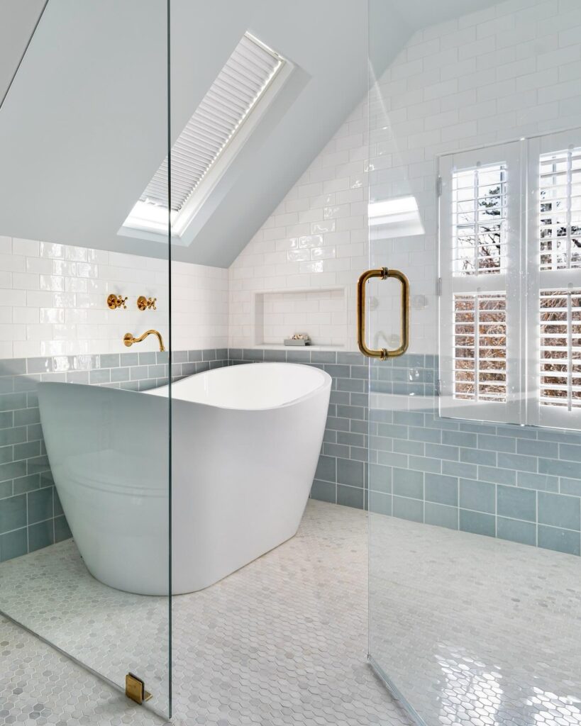 Bright & Airy Elegance A Spa-Like Bathroom Retreat

