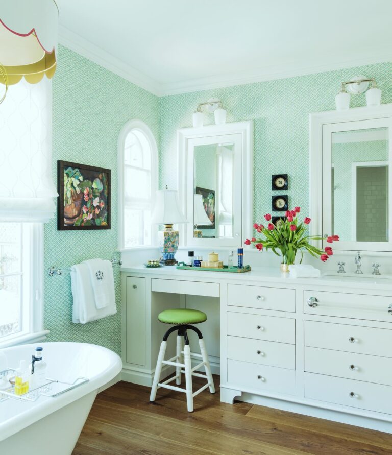 15 Seafoam Green Bathroom Ideas