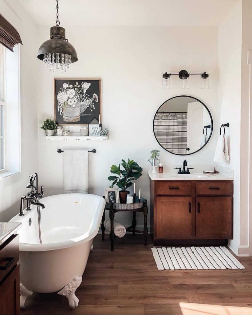 Elegant Farmhouse Bathroom with Vintage Touches
2