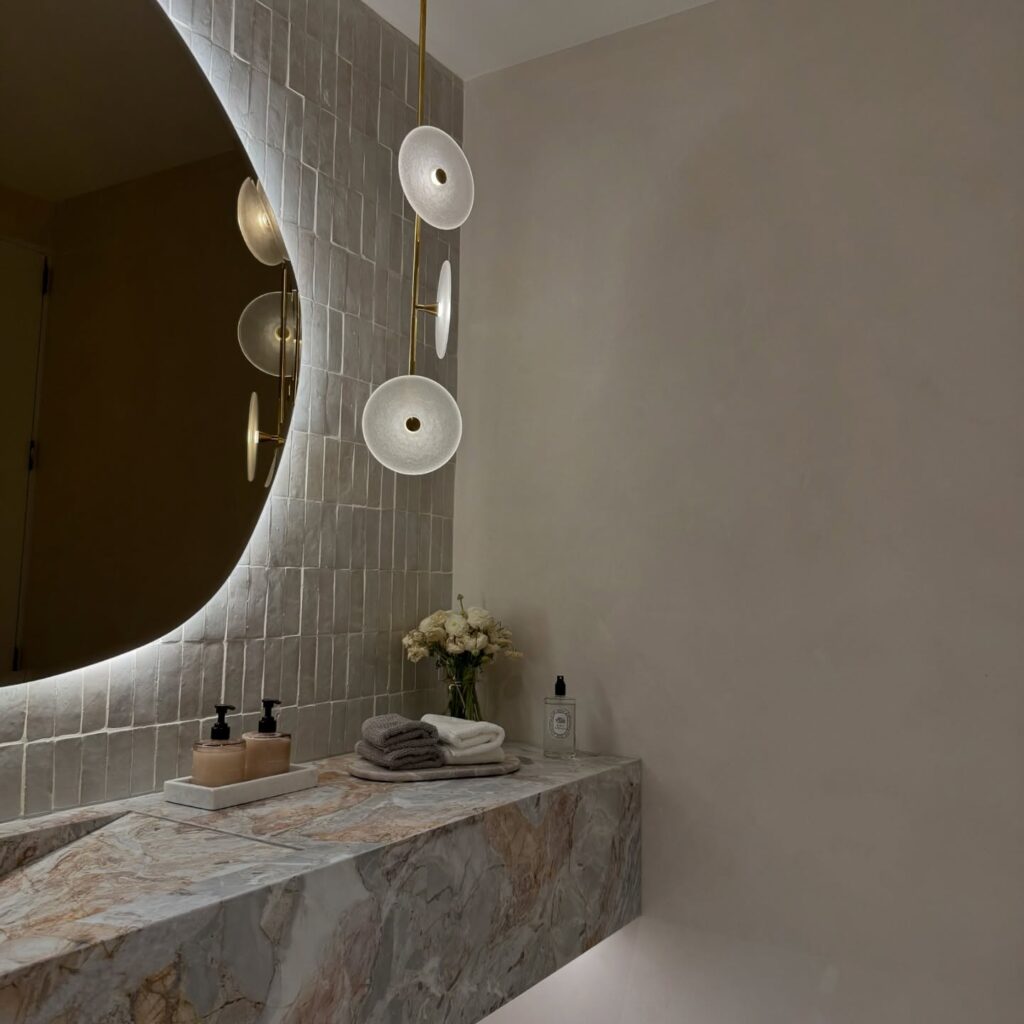 Luxurious Modern Bathroom with Soft Lighting

