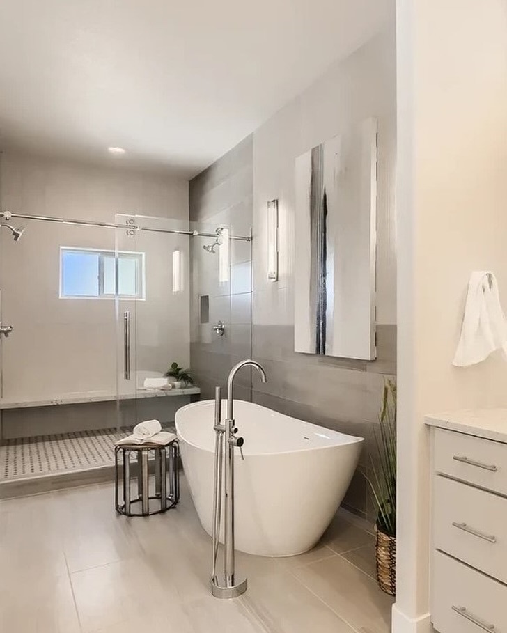 Modern Elegance with a Spa-Like Feel
