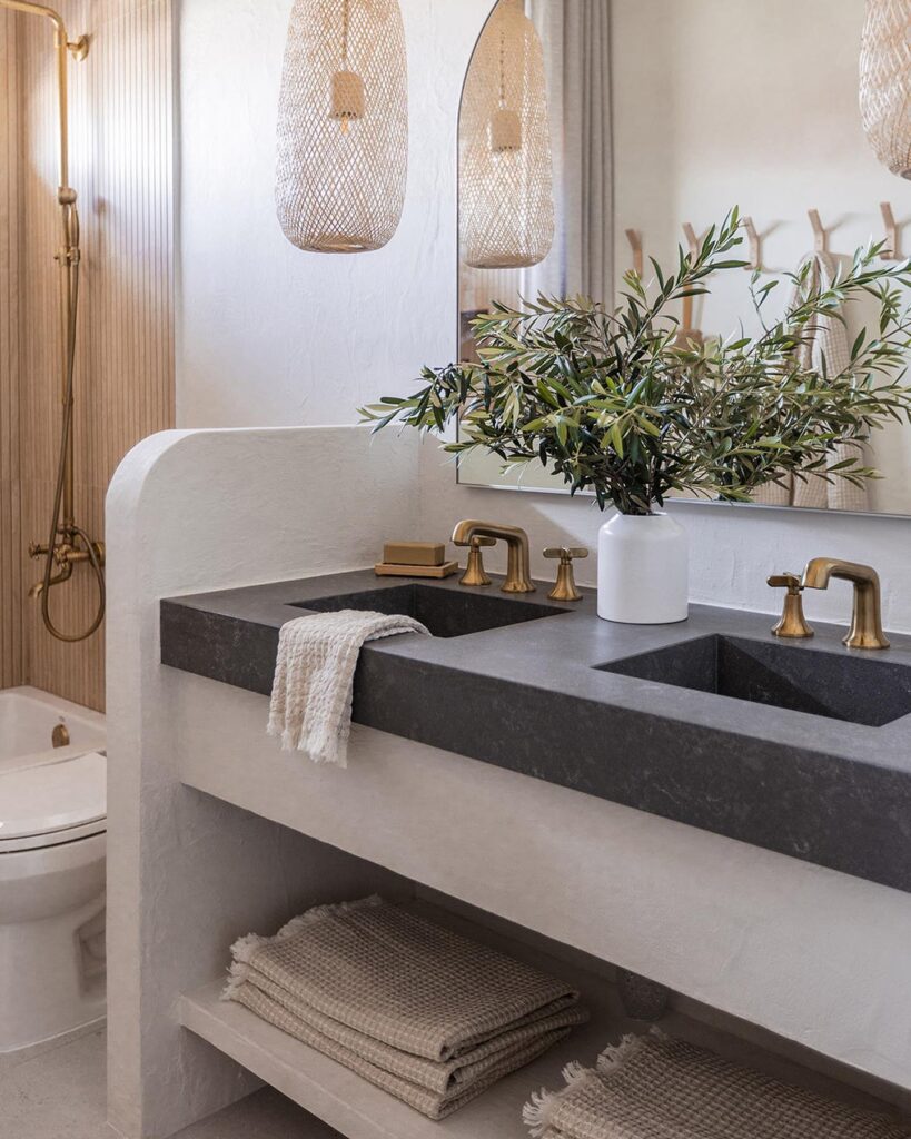 Modern Mediterranean Bathroom Elegance

