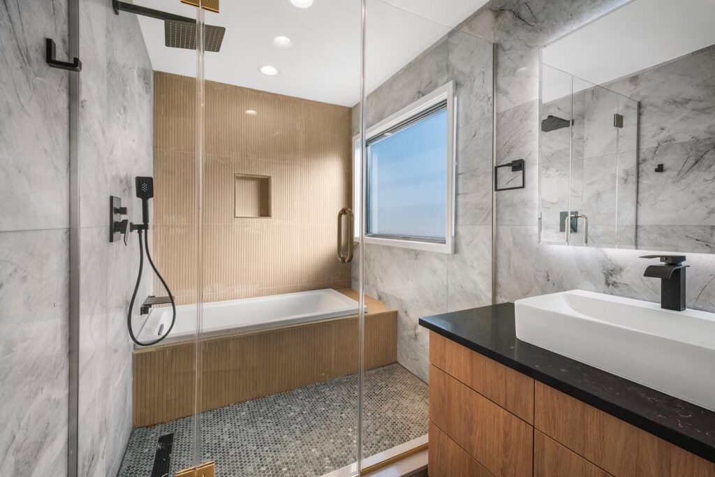 Modern Minimalism A Sleek and Serene Bathroom Design

