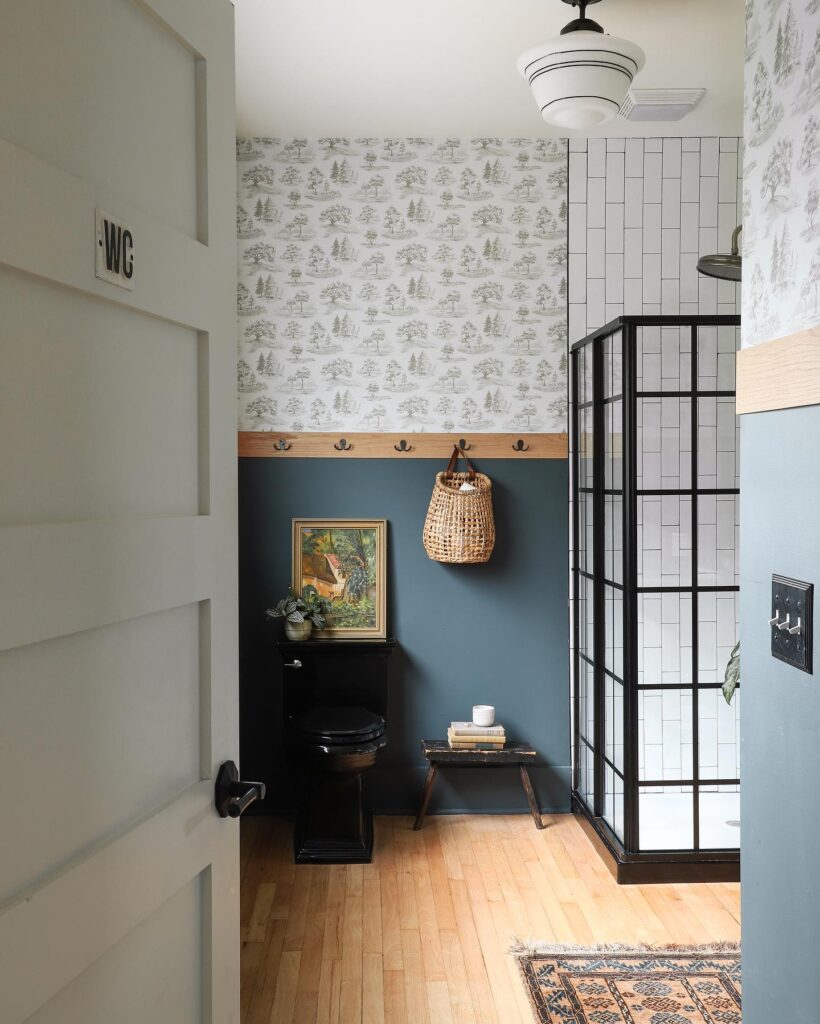 Modern Vintage Bathroom with Industrial Charm
