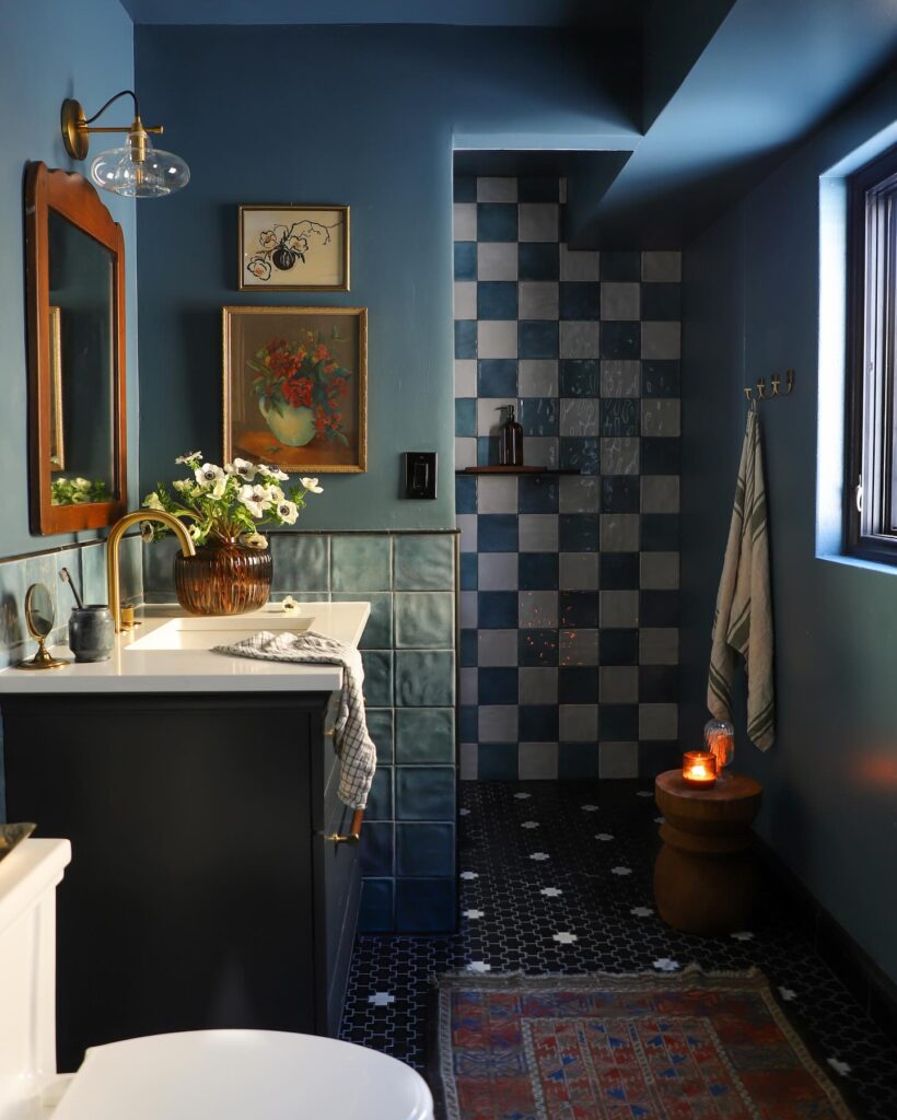 Moody & Elegant Vintage-Inspired Bathroom
