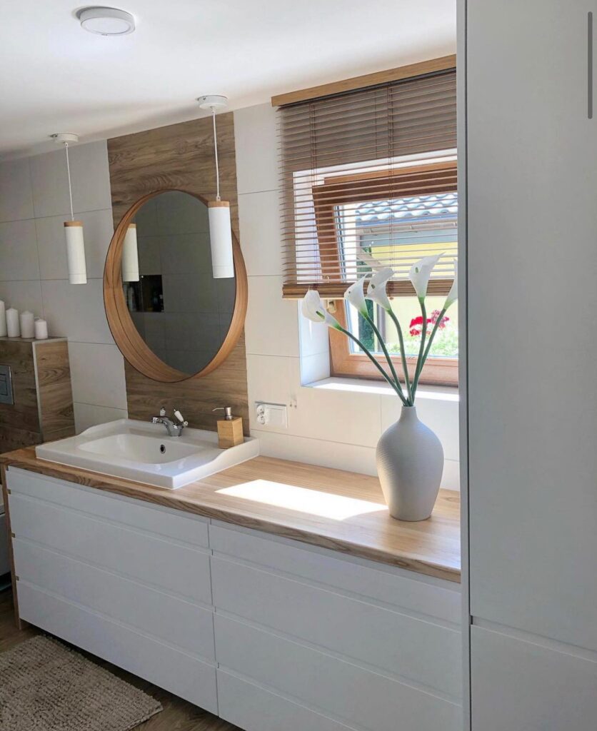 Natural Elegance with Warm Wooden Accents
