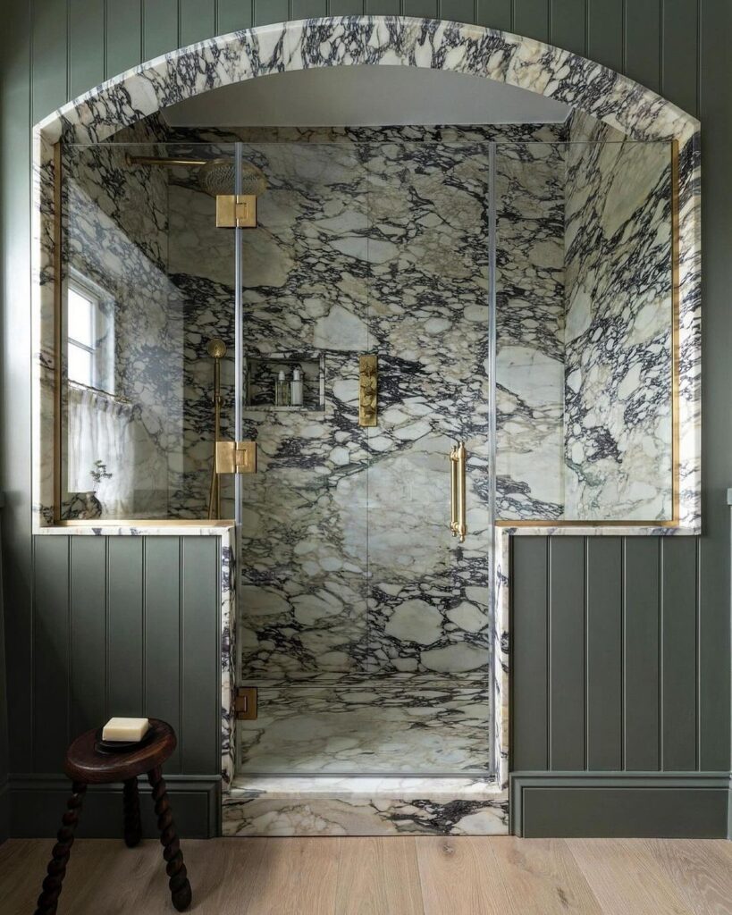 Opulent Marble Elegance
