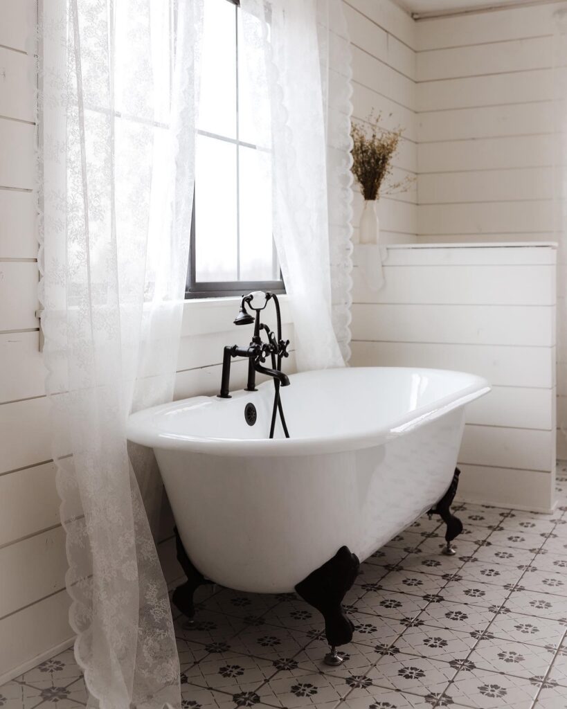 Rustic Elegance A Cozy Farmhouse Retreat
