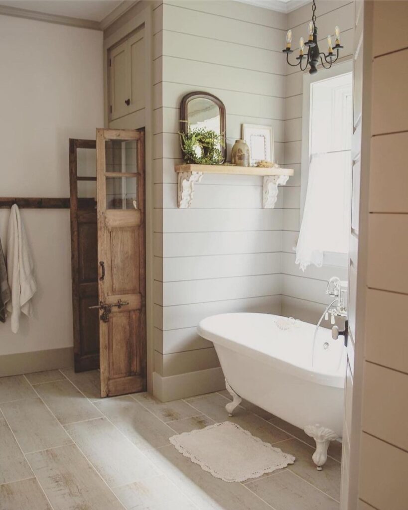 Rustic Vintage Elegance A Cozy Farmhouse Bathroom
