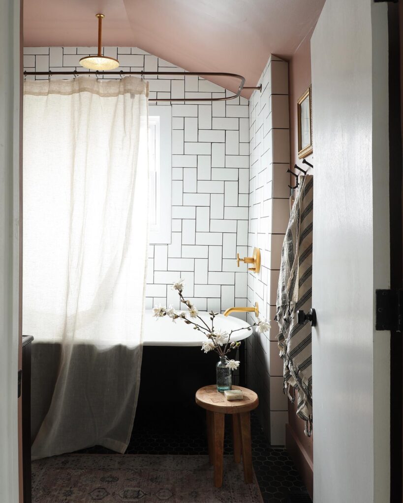 Soft & Elegant Vintage Bathroom with Subtle Warmth
