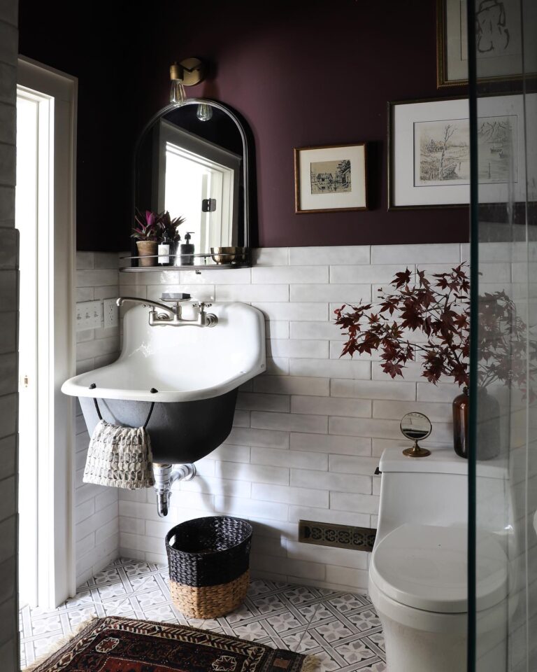 25+ Bathroom Artwork Ideas You Should Try!