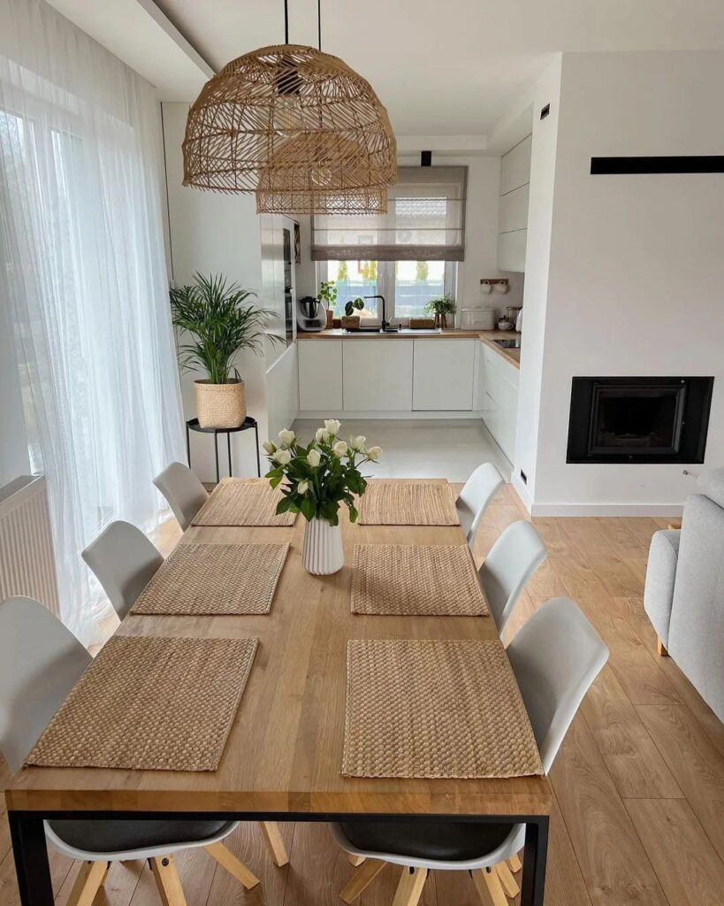 Bright and Airy Open-Plan Dining and Kitchen Area

