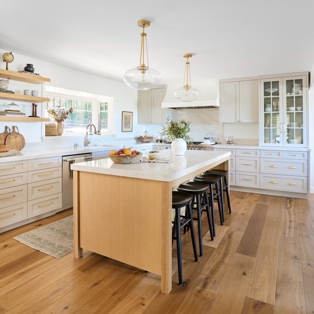 Bright and Spacious Kitchen Island Dining
