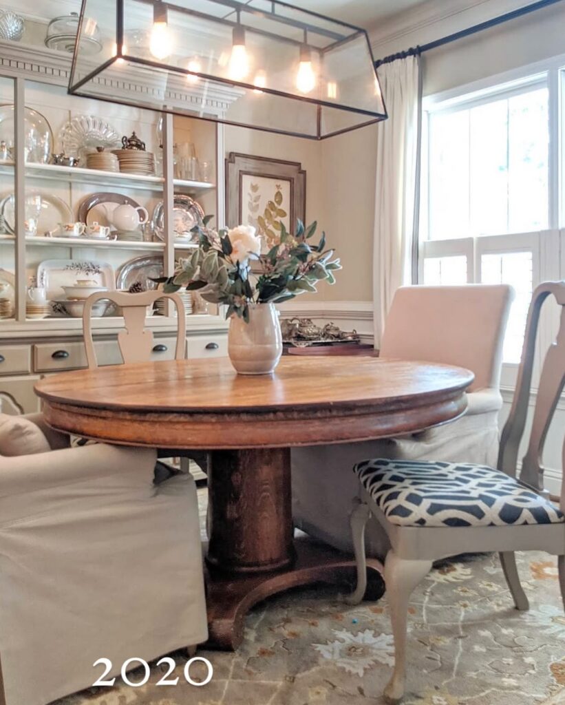 Cozy Farmhouse Round Dining Area


