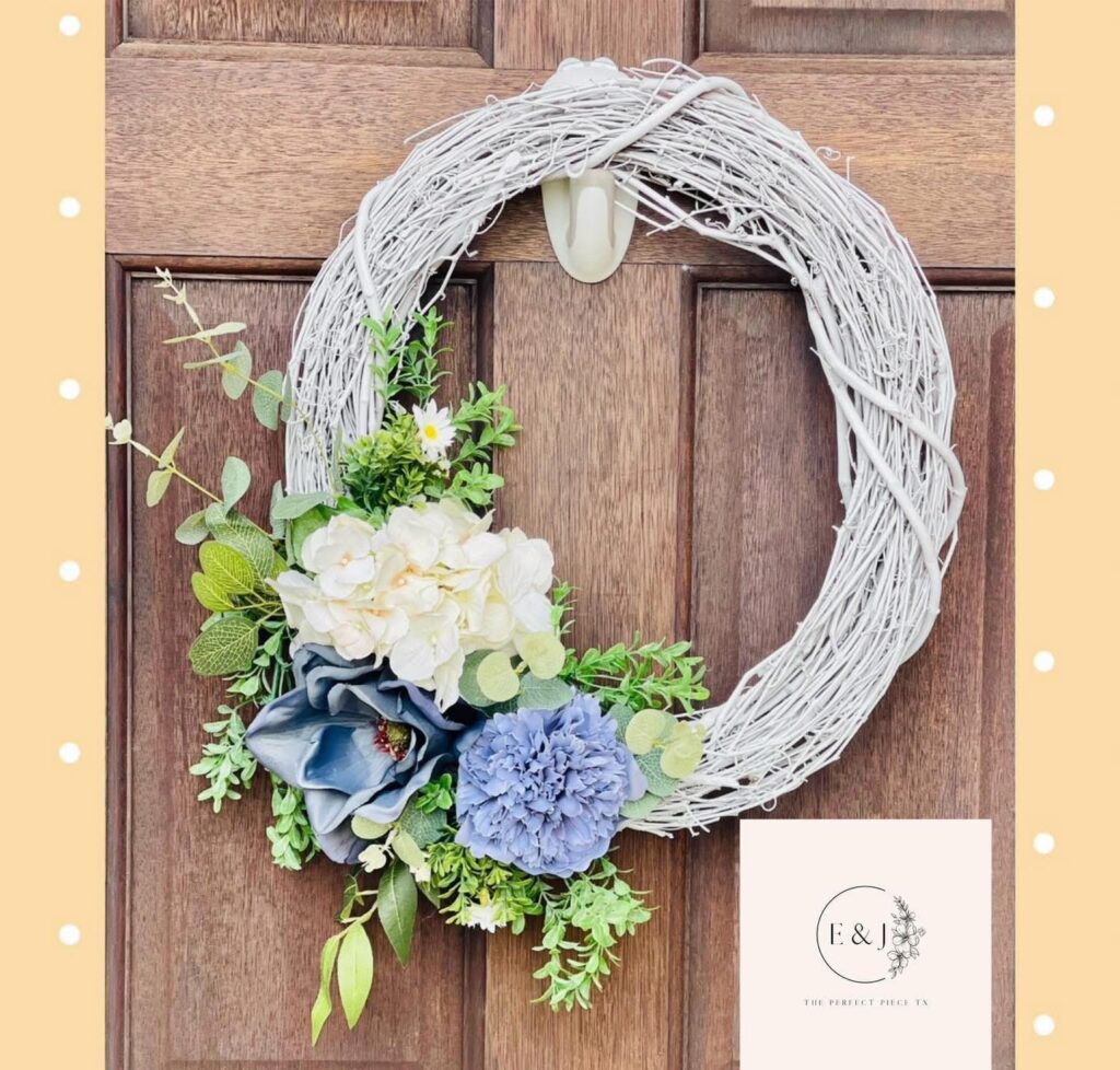 Elegant Blue and White Floral Wreath

