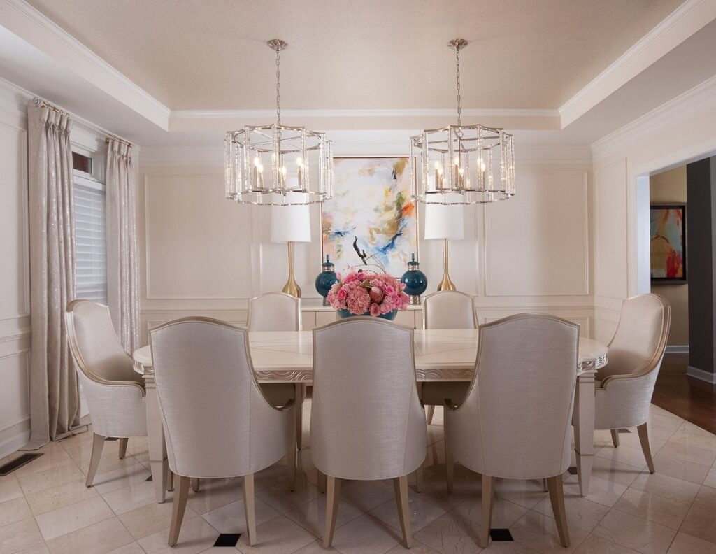 Elegant Dining Room with Crystal Chandeliers

