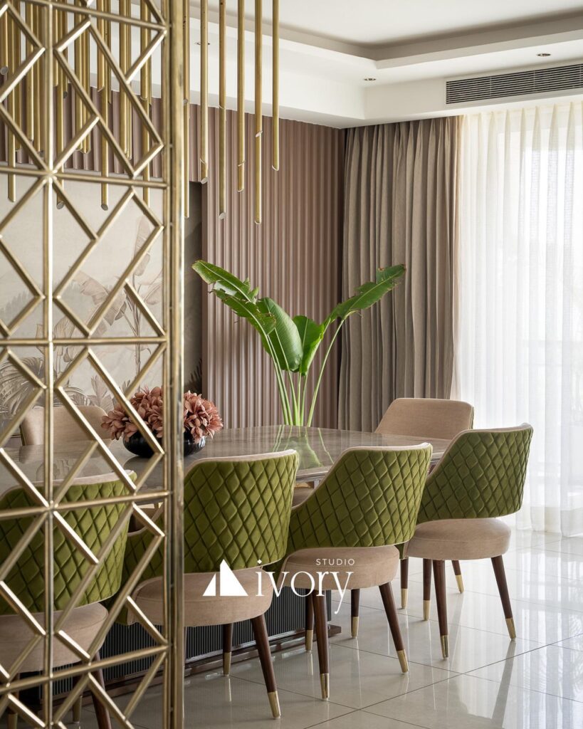 Elegant Dining Room with Tropical Greenery

