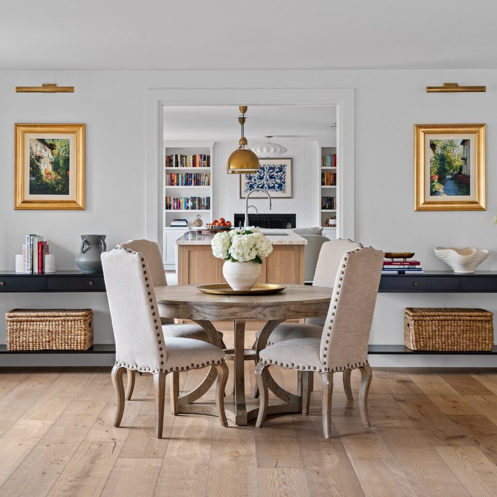 Elegant Round Dining Area with Open Concept
