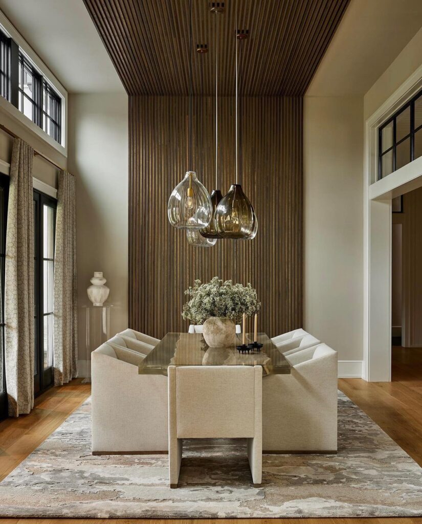 Elegant and Modern Dining Room with Textured Accents

