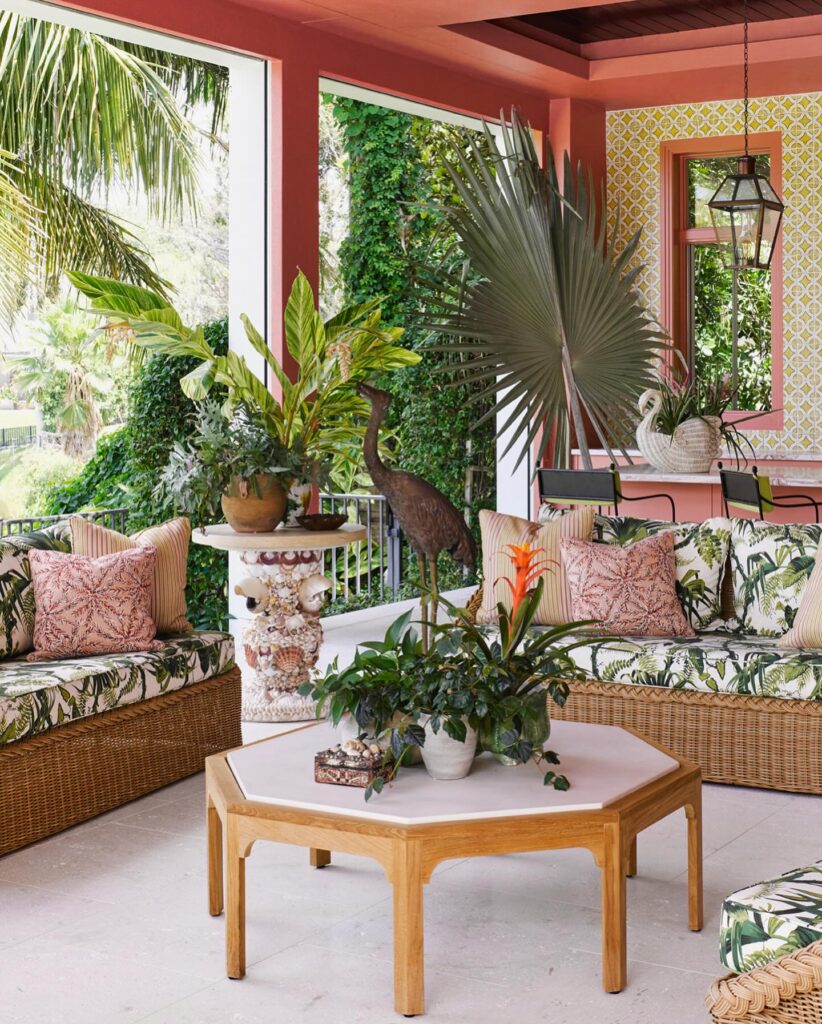 Lush Tropical Courtyard Retreat

