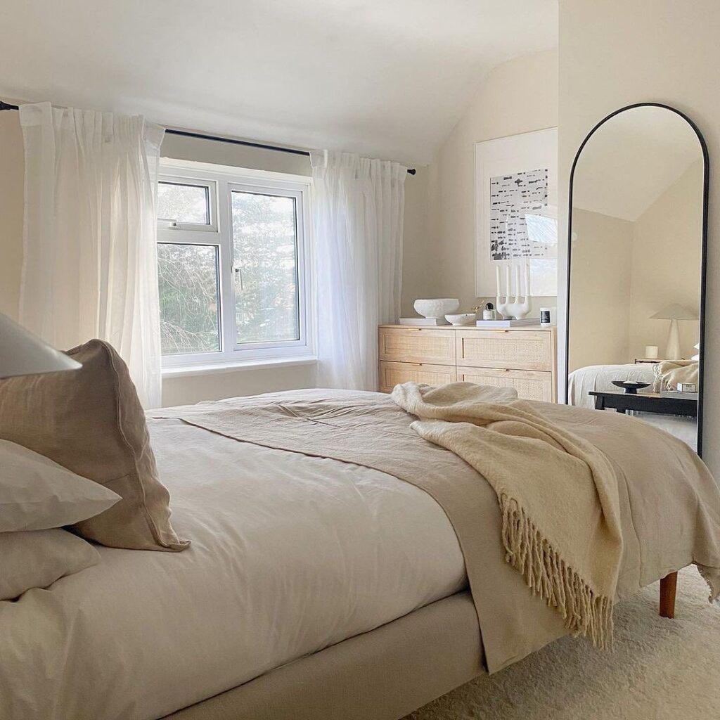 Minimalist Bedroom with Soft Neutrals

