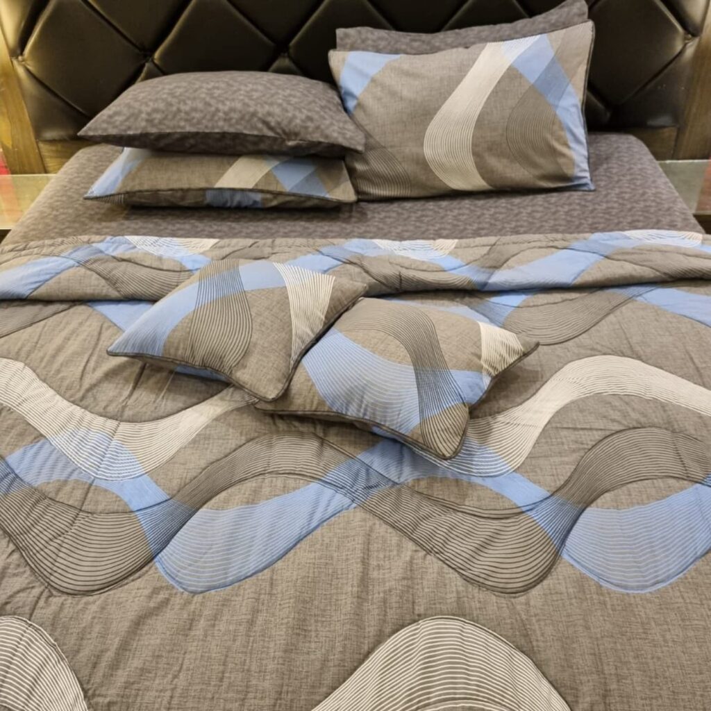 Modern Wavy Pattern Bedding Set

