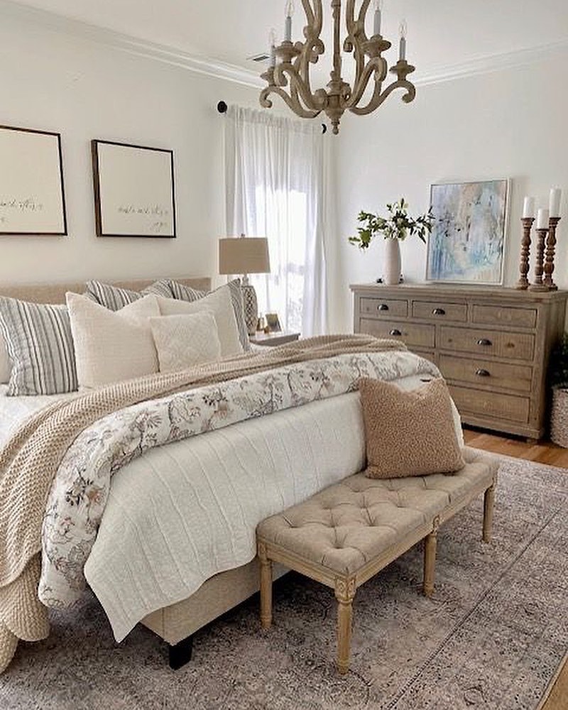 Neutral Hues in a Cozy Bedroom

