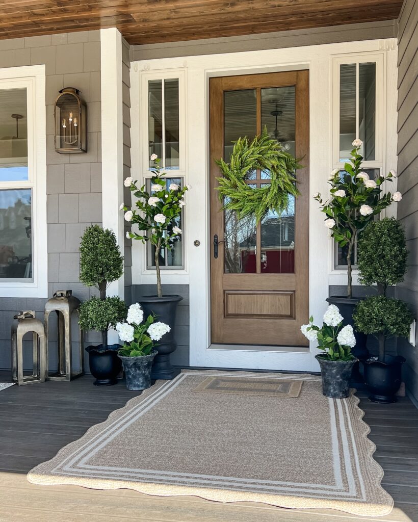 Serene Natural Entryway

