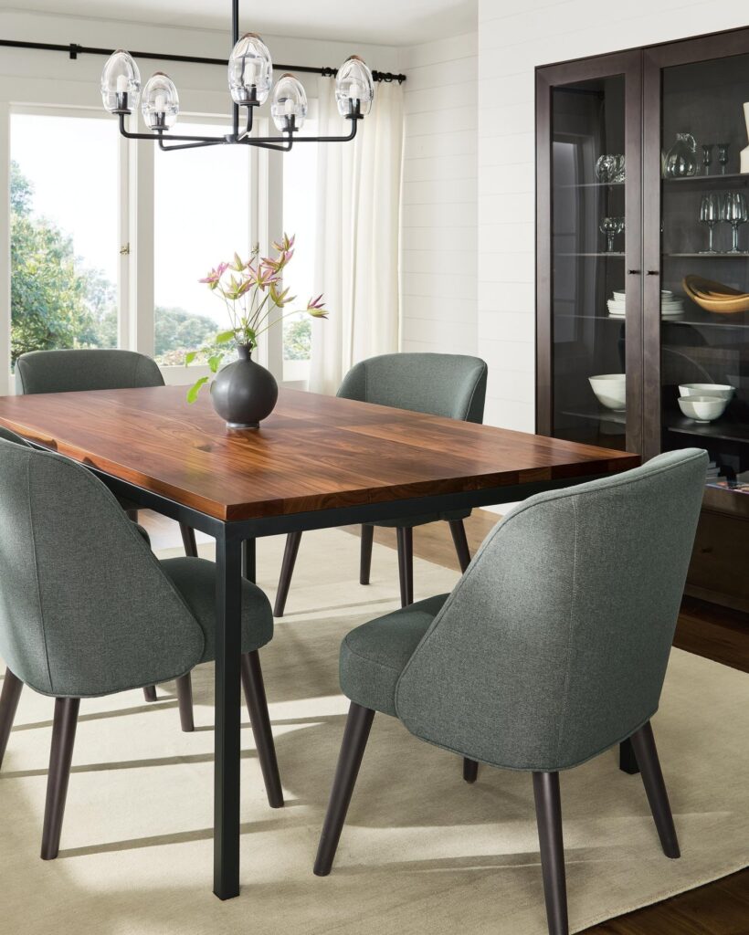 Warm and Inviting Dining Area

