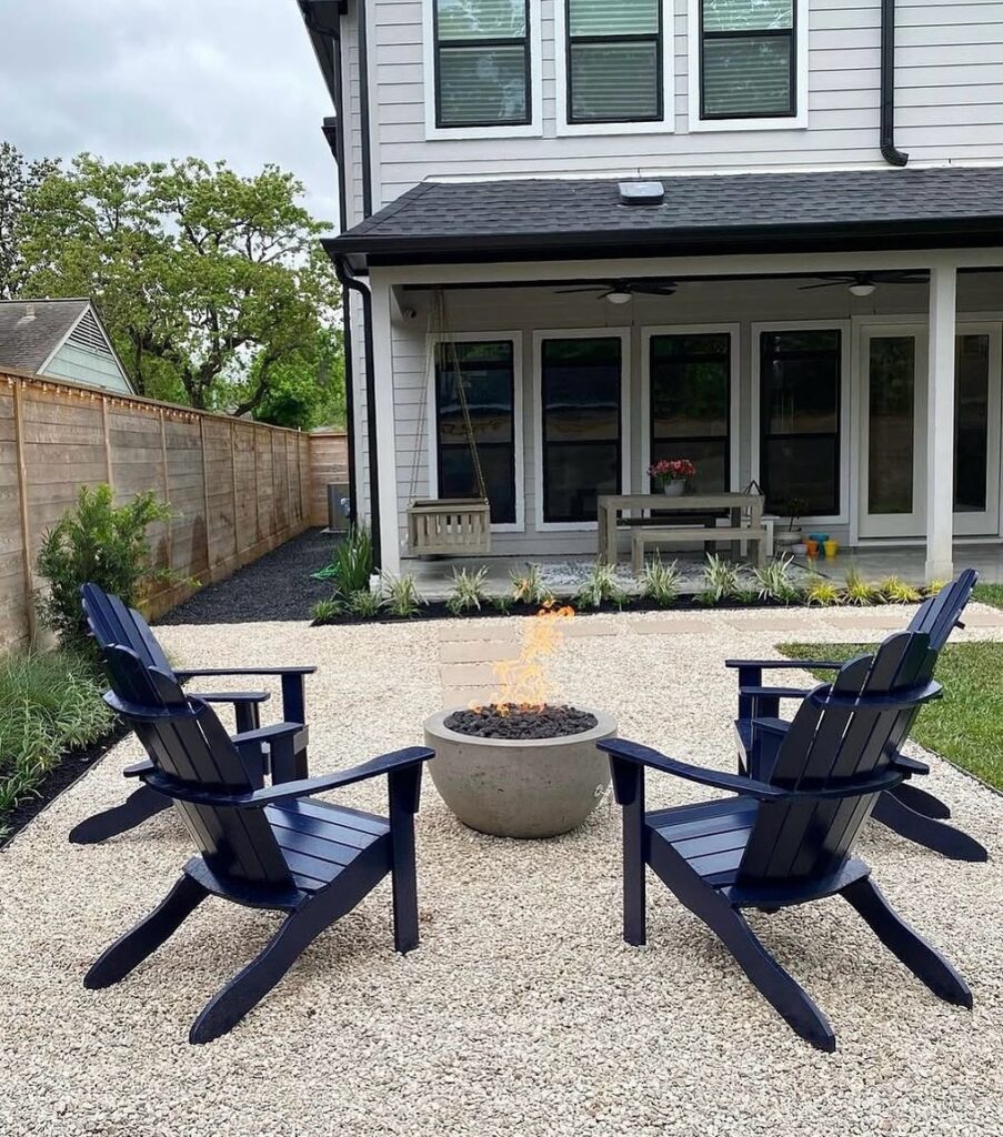 Backyard Fire Pit Conversation Nook
