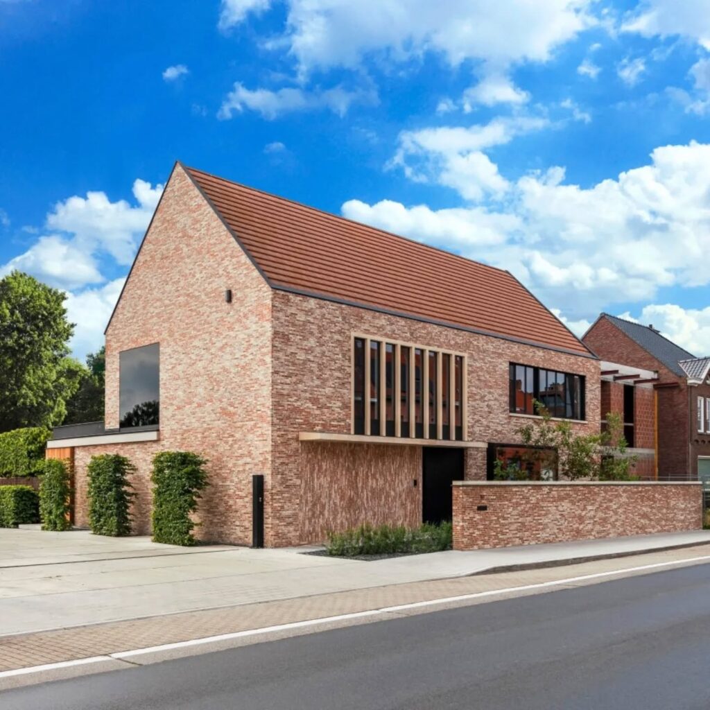 Modern Brick Home A Warm and Inviting Facade
