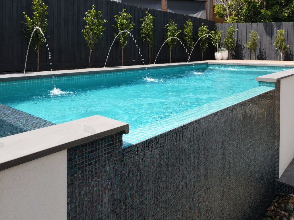 Modern Poolside Oasis in Melbourne
