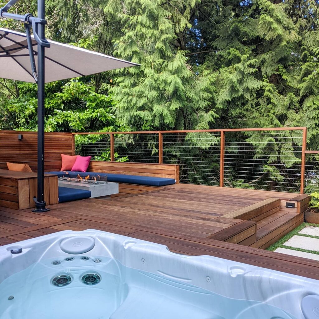 Multi-Level Decking Hot Tub, Fire Pit, and Modern Privacy
